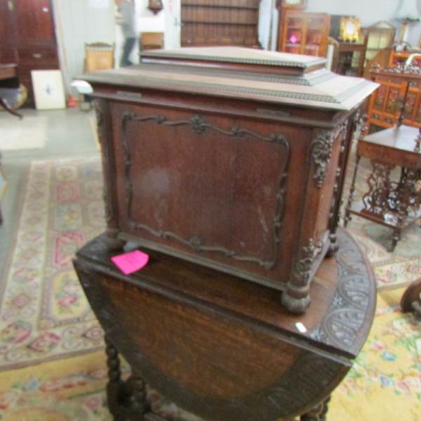 A magnificent 19th century writing cabinet. - Image 3 of 7