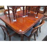 A Victorian extending mahogany dining table with 2 leaves ****Condition report****