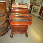 A good quality Edwardian Davenport.