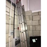 An extending three-section aluminium ladder