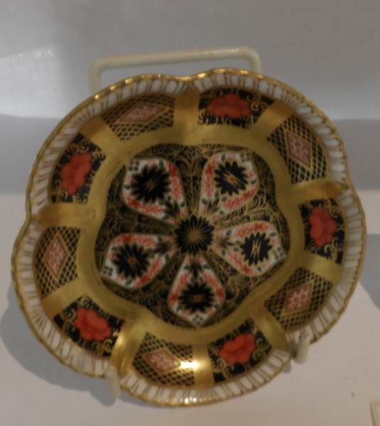 A Royal Crown Derby Imari pattern pin dish and an Aynsley fruit decorated pin dish. - Image 2 of 3