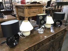 2 pairs of table lamps and 1 single