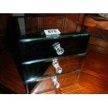 A 3 drawer mirrored jewellery box