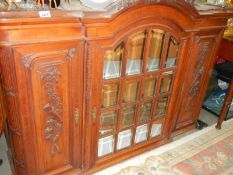 A display cabinet top