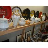 A collection of 12 teapots