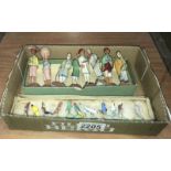 2 trays of mid 20th century ols plaster figures & birds