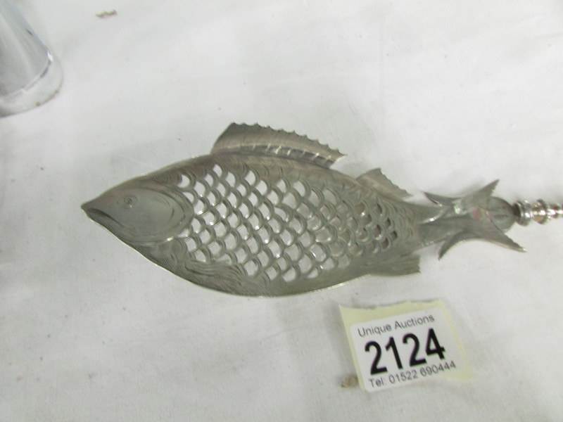 A Dutch silver fish slice. - Image 2 of 3