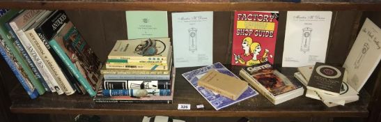 An interesting lot of books on antiques and collectable