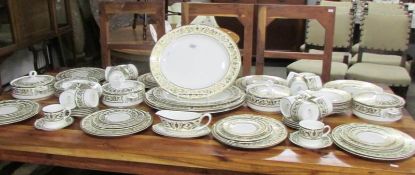 A superb Royal Worcester Windsor pattern dinner set comprising of approximately 95 pieces,