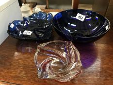 3 glass dishes
