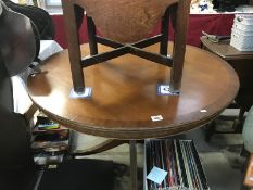 A circular drawing table