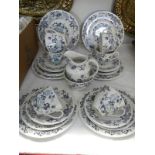 A Royal Doulton Nankin teaset (26 pieces)