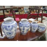 4 graduated blue and white vases 1 a/gf