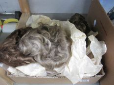 A qunatity of vintage wigs by Kanekalon etc.