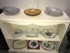 A collection of collectors plates including Spode