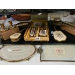 A quantity of dressing table items