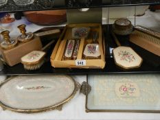 A quantity of dressing table items