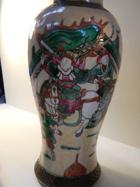 A pair of Satsuma vases in good condition, 12", 30 cm tall. - Image 3 of 7