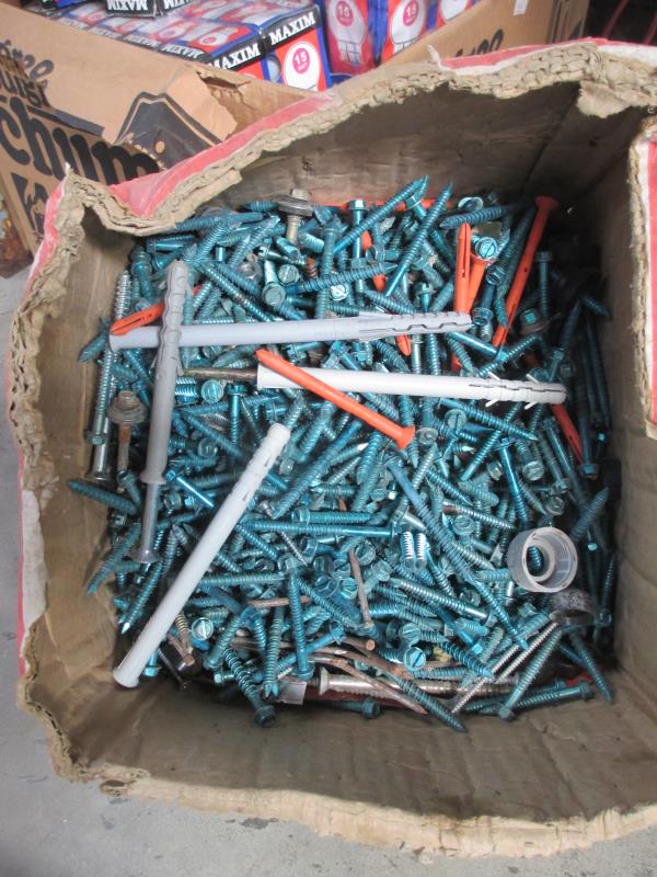 A large box of anodised screws and a box of rawlplugs. - Image 2 of 3