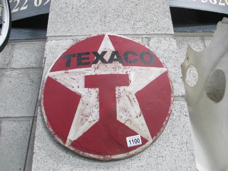 A Texaco round sign