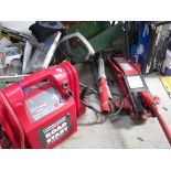 A Draper hydraulic jack, a fixed tow bar,