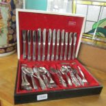 An Oneida canteen of cutlery.