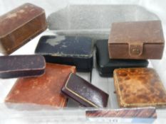 A quantity of old ring boxes.