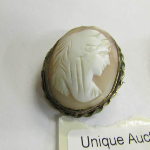 2 cameo brooches of female profiles. - Image 2 of 3