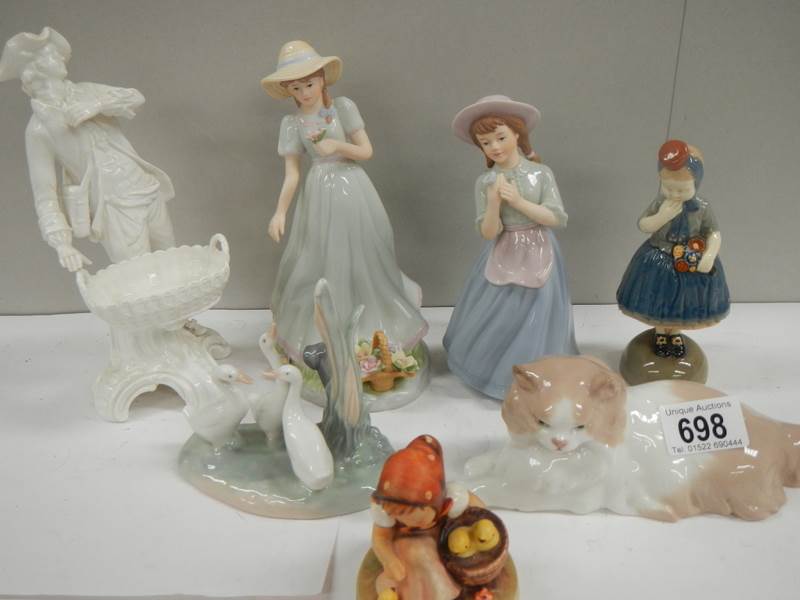 A mixed lot of figures including NAO, Regal, Goebel etc. - Image 7 of 7