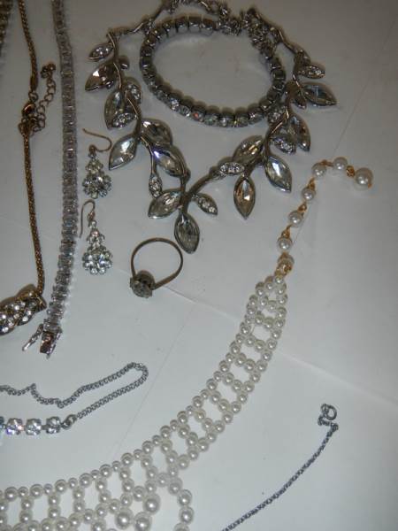 14 items of interesting jewellery including necklaces. - Bild 3 aus 8