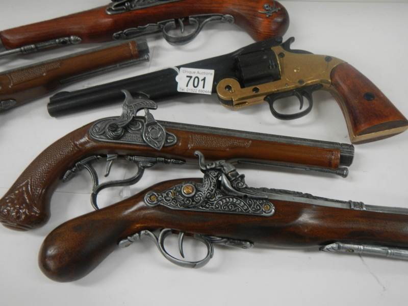 5 replica ornamental guns. - Image 4 of 6