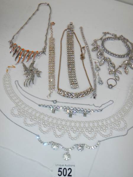 14 items of interesting jewellery including necklaces. - Bild 2 aus 8