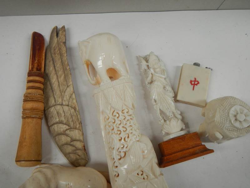 A mixed lot of old bone items. - Image 4 of 4