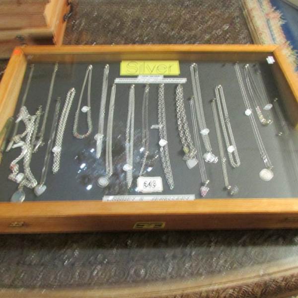 A display case of mainly silver pendants, chains etc., (this lot is buyer collect only). - Image 4 of 10