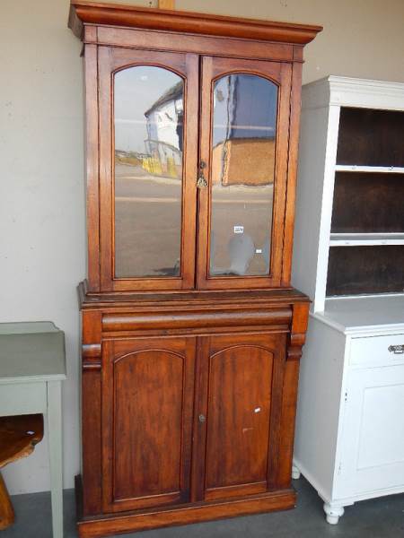 A Victorian mahogany 2 door bookcase.