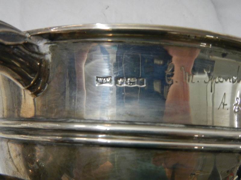 A large hall marked silver bowl with six signatures, 24 ounces / 834 grams. - Image 3 of 6