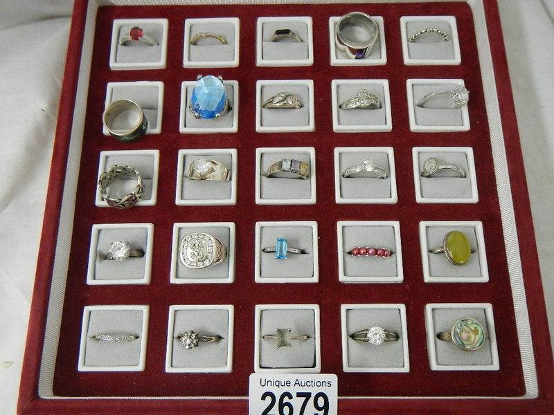 25 good silver rings all marked 925. - Image 4 of 4