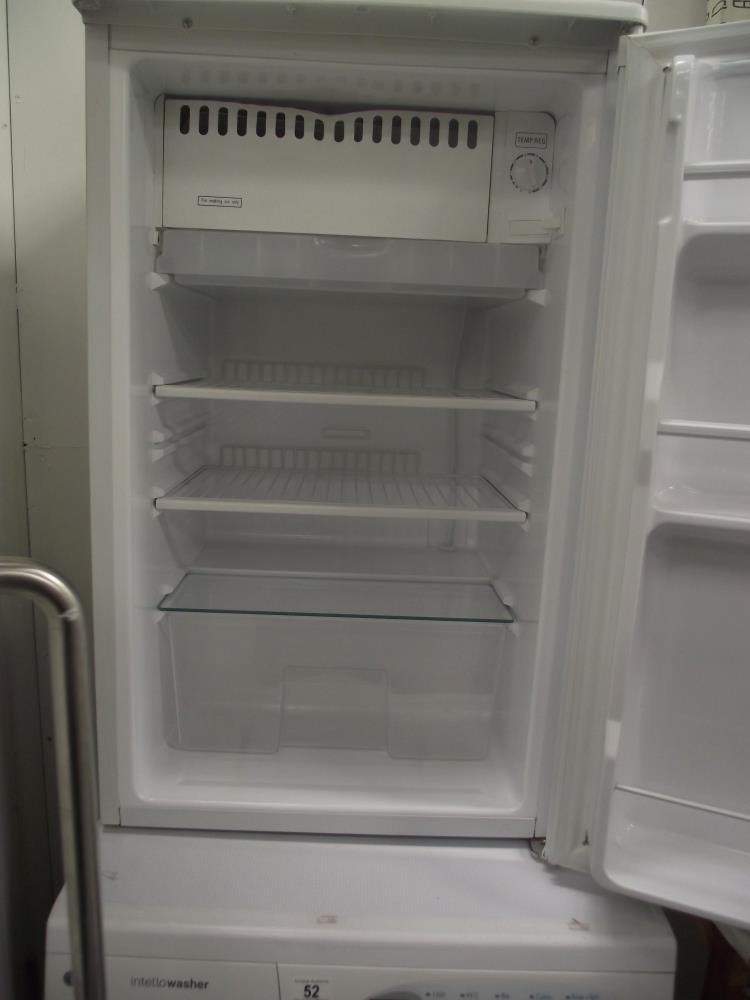 A Frigidaire fridge - Image 2 of 3