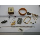 A mixed lot of jewellery etc.