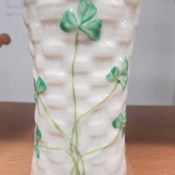 A Belleek vase decorated with shamrocks, 14 cm tall. - Image 2 of 3