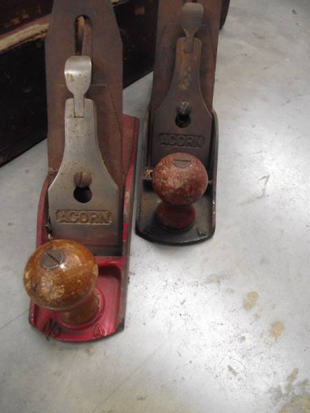 An old wooden box and 2 Acorn planes - Image 2 of 2