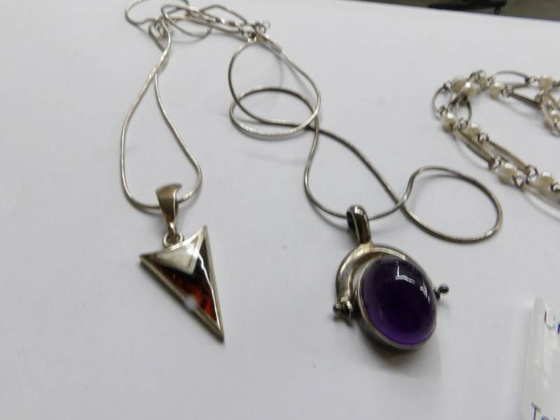 4 white metal necklaces and pendants including some silver. - Image 2 of 3