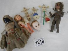 A good mixed lot of dolls and clowns, 8 items in total.