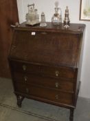 An oak bureau (no key)