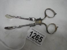 A pair of grape scissors in good condition.