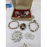 A box of costume jewellery.