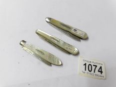 3 silver and mother of pearl pocket knives, Sheffield 1911, Birmingham 1870 and one other.