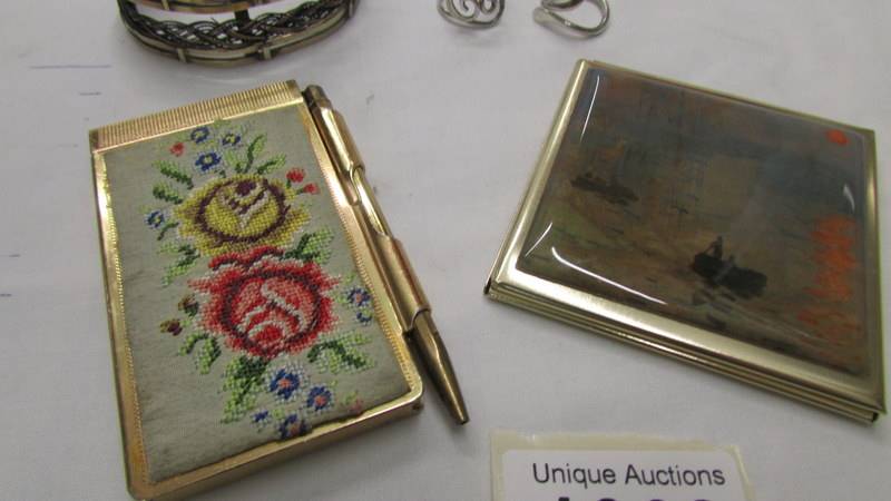 2 silver rings, 2 vintage notecases and a bangle. - Image 3 of 3