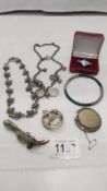 A quantity of old jewellery including some silver.