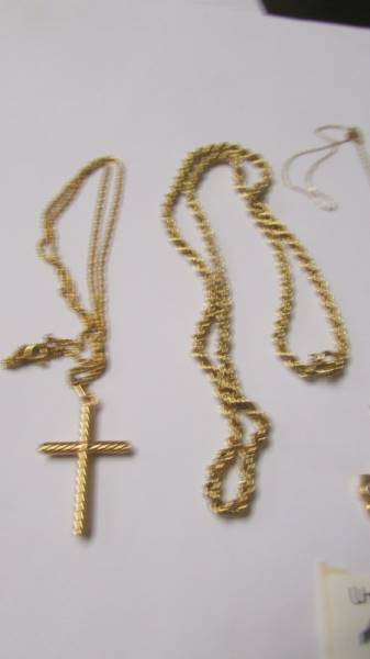 6 gold chains (4 with pendants), 23 grams (re-entered due to non paying bidder). - Image 2 of 3